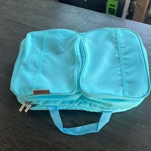 Travel toiletries bag